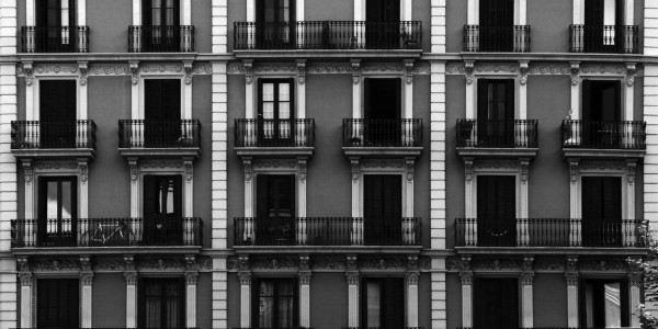 Derecho Inmobiliario / Abogados Inmobiliarios en Badalona · Reclamación Impagos Comunidades Vecinos / Propietarios