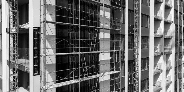 Derecho Inmobiliario / Abogados Inmobiliarios en Badalona · Reclamaciones Comunidades Vecinos / Propietarios por Defectos / Vicios Construcción