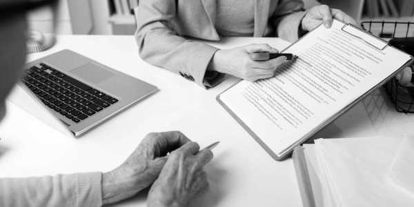Derecho Mercantil / Abogados Mercantilistas en Badalona · Cumplimiento de Normativas Derechos Consumidor