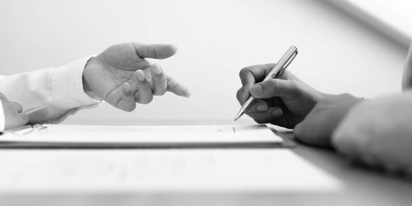Derecho Mercantil / Abogados Mercantilistas en Badalona · Redacción y Negociación Contratos de Licencias de Software y Acuerdos Tecnológicos